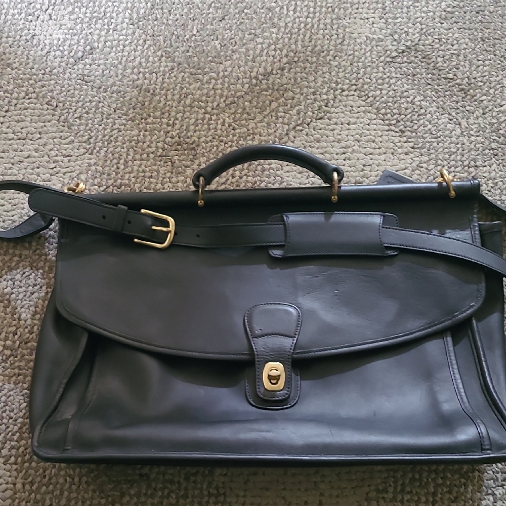 Classic Coach Black Leather Womens Bag